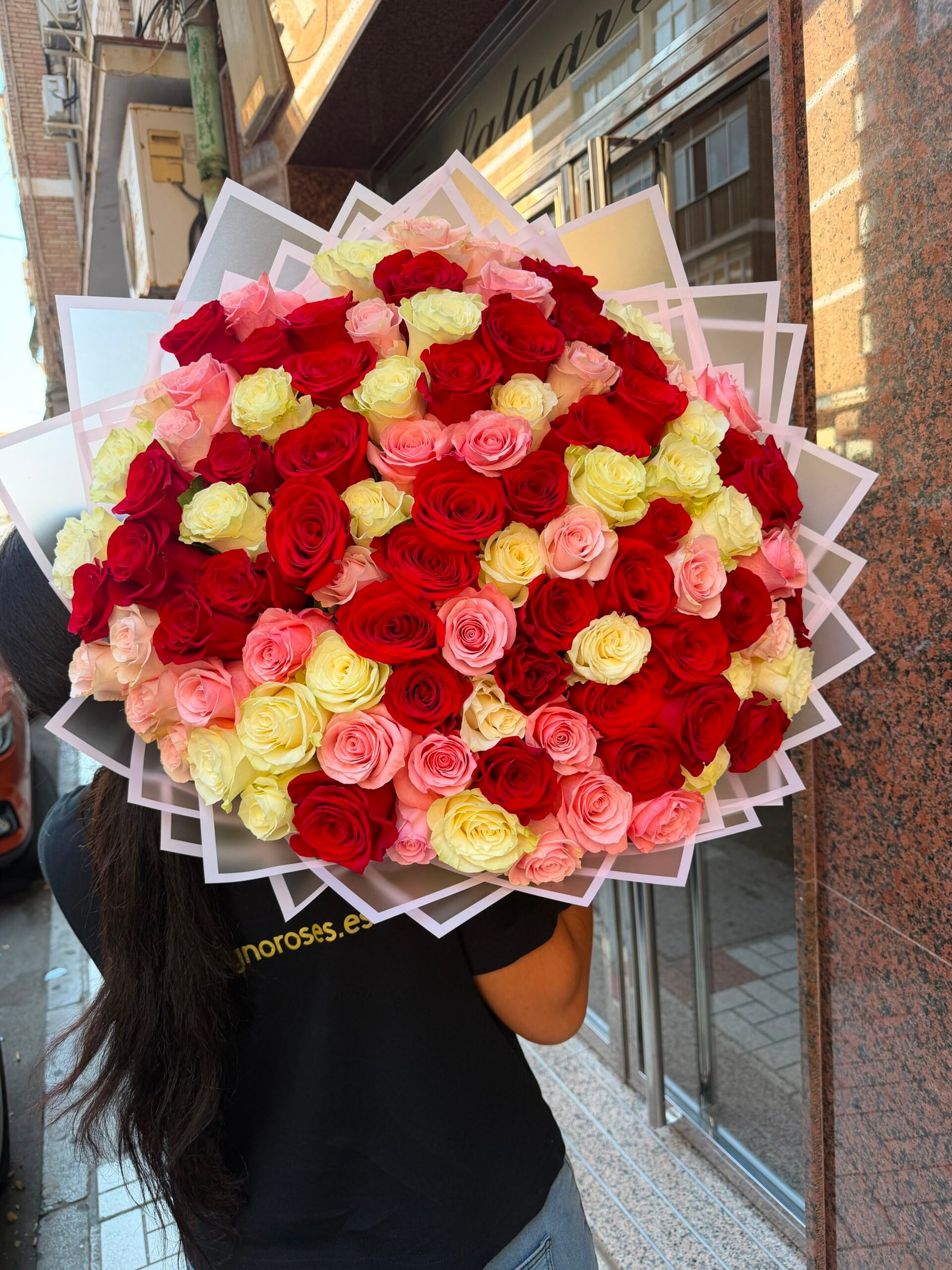 Ramo Buchón Rosas Multicolor - Imagen 4