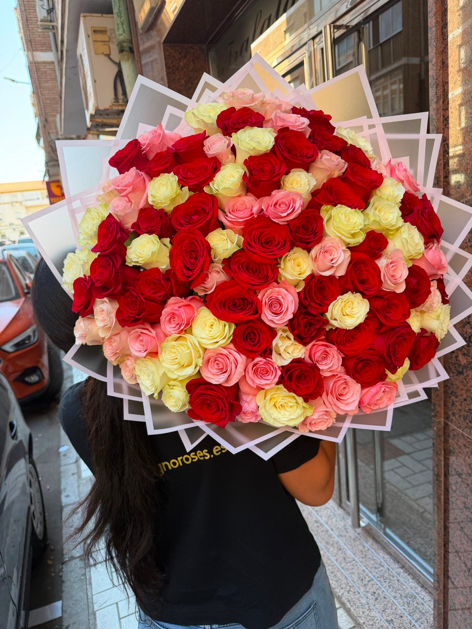 Ramo Buchón Rosas Multicolor - Imagen 2