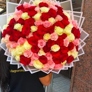 Ramo Buchón Rosas Multicolor